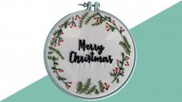 2 15 255x143 - Gratis borduurpatroon: Merry Christmas