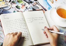 De 5 fijnste kant-en-klare journals om je op weg te helpen